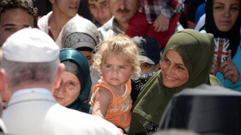 Pope Francis blesses in the Lesbos migrant camp, 16 April