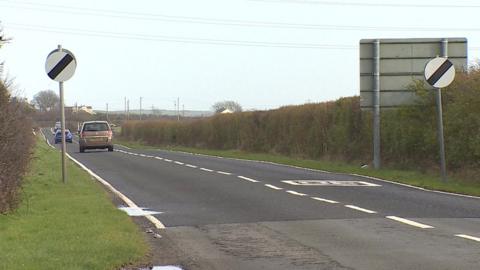 A5025 between Valley and Llanynghenedl