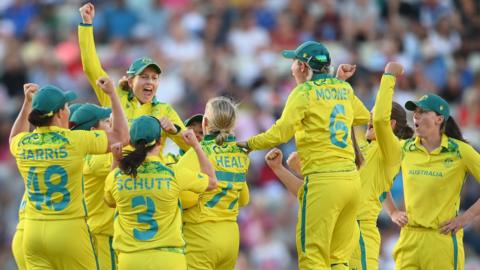 Australia celebrating their win against India