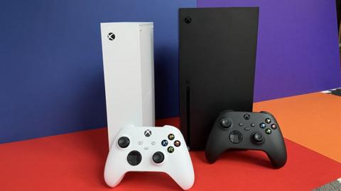 An Xbox Series X and Series S