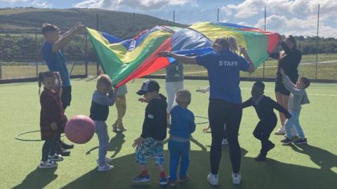 Plant a staff y gwersyll