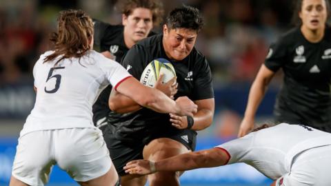 England v New Zealand in a women's rugby match