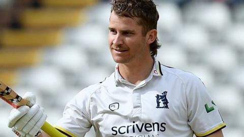 Warwickshire's Sam Hain reached 1,000 County Championship runs in a season for the first time