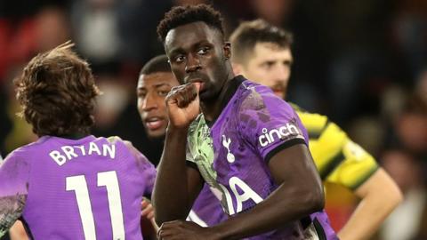 Davinson Sanchez celebrates