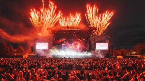 The crowd and stage at Wireless Festival