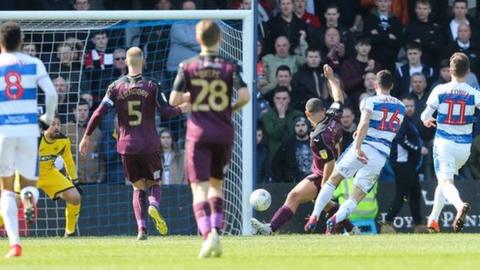 Tomer Hemed scores the third goal