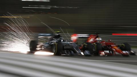 F1 cars battle on track in Bahrain