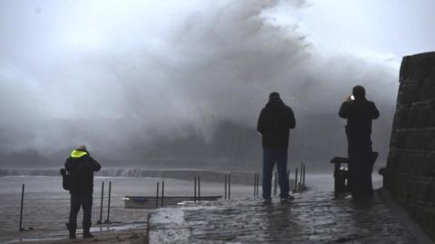 Waves hitting the Cobb in Lyme Regis