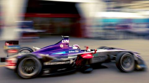 Formula E - Driving Change