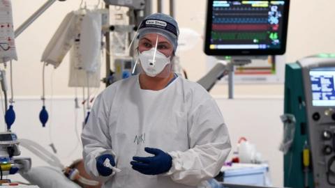 Covid medic in hospital