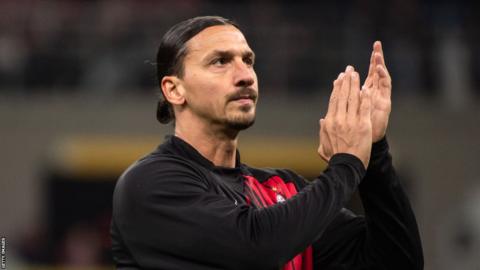 AC Milan forward Zlatan Ibrahimovic clapping