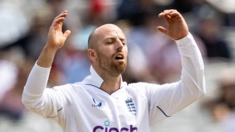 Jack Leach