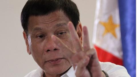 Philippine President Rodrigo Duterte speaks upon his arrival at Davao International Airport in Davao city, Philippines, after returning from an APEC summit meeting in Peru, 23 November 2016.