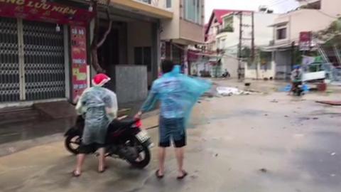 Typhoon Damrey descends on southern Vietnam