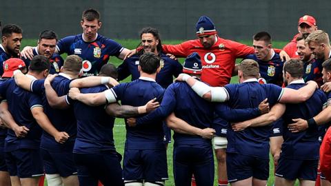 Lions huddle