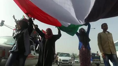 Anti-government protesters gathered on Thursday as Sudanese waited for the army to make a statement.
