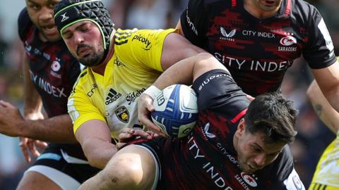 Sean Maitland carries the ball for Saracens against La Rochelle