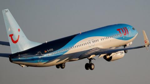 A TUI flight takes off from MAllorca