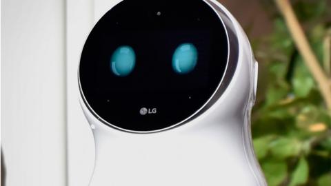 LG Cloi robot