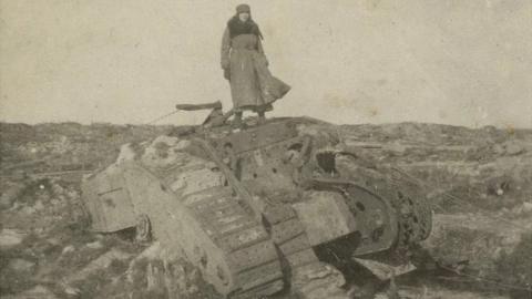 Mairi Chisholm photograph of Irene 'Winkie' Gartside-Spaight in No Man's Land in 1916