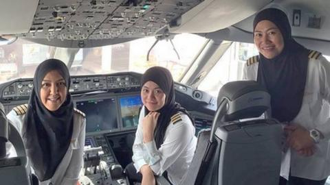 The pilots of the Royal Brunei Airlines Dreamliner