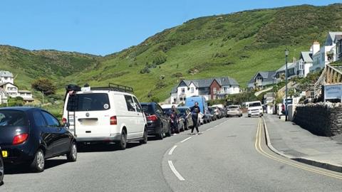 Queue in Devon