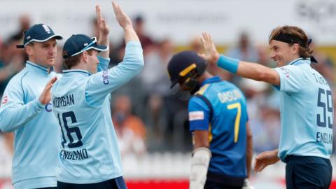 Tom Curran celebrates a wicket