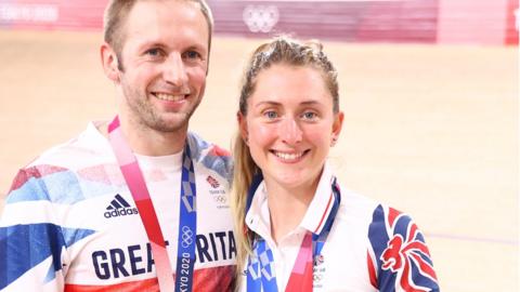 Jason and Laura Kenny with medals at the Tokyo Games