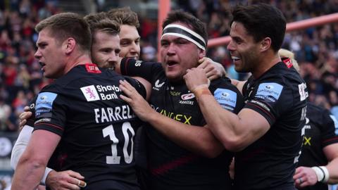 Saracens celebrate Elliot Daly's try