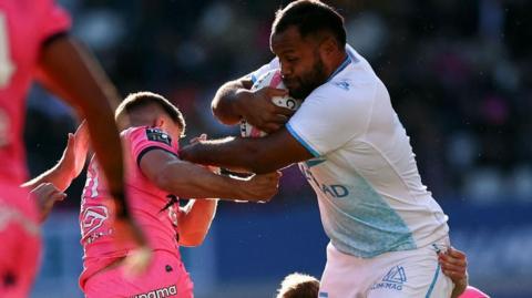 Billy Vunipola carries the ball