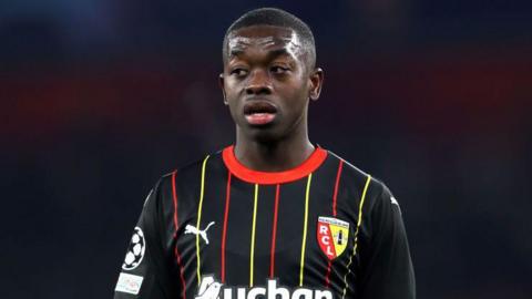 Nampalys Mendy in action for Lens
