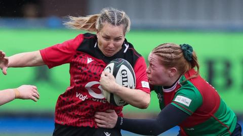 Rhian Bowden carries for Brython Thunder