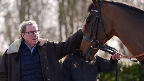 Harry Redknapp strokes Jukebox Man