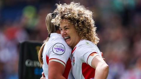 Ellie Kildunne celebrates her first try