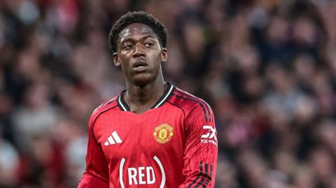 Manchester United midfielder Kobbie Mainoo