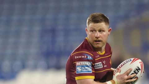 Luke Yates in action for Huddersfield Giants