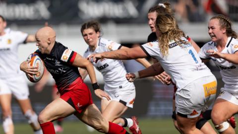 Saracens' Olivia Apps runs against Exeter