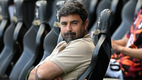 Vitor Matos in the dugout