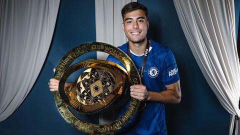 Aaron Anselmino Chelsea