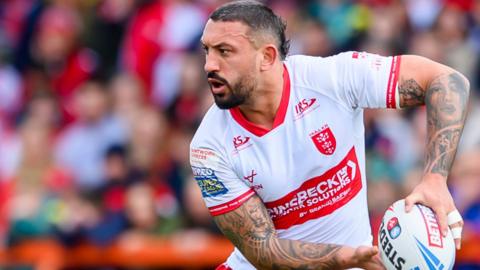 Elliot Minchella in action for Hull KR