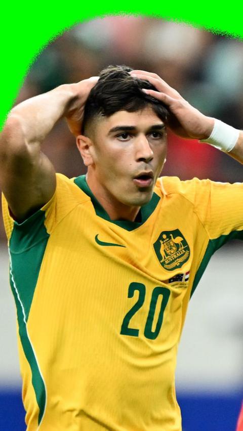 Cristian Volpato with his head in his hands, reacting to missing the goal against Egypt for Australia in the 2026 World Cup.