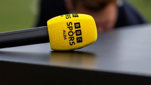 BBC Spors Alba microphone