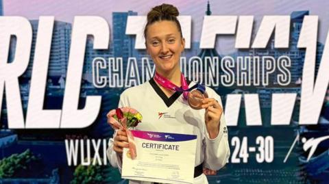 Lauren Williams with her bronze medal