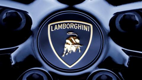 The wheel hub of a Lamborghini car