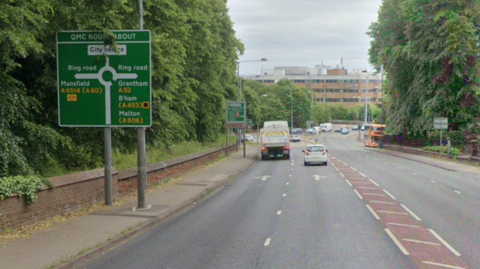 A street image view of the A52, Derby Road, in Nottingham