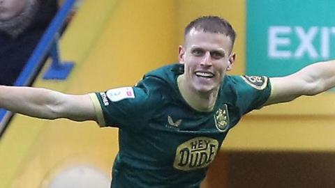 Bojan Radulovic celebrates