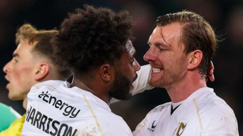 MK Dons beat Cheltenham