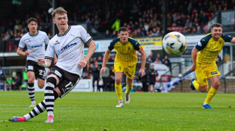 Jay Henderson scores for Ayr