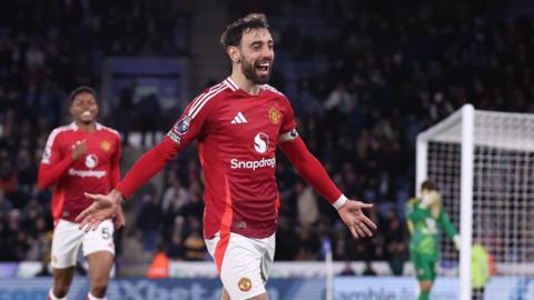 Bruno Fernandes celebrates his goal at Leicester