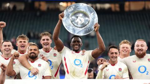 Maro Itoje lifts the Hillary Shield